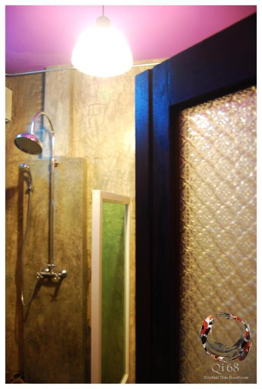 Qi 68 Hotell Chiang Mai Rum bild