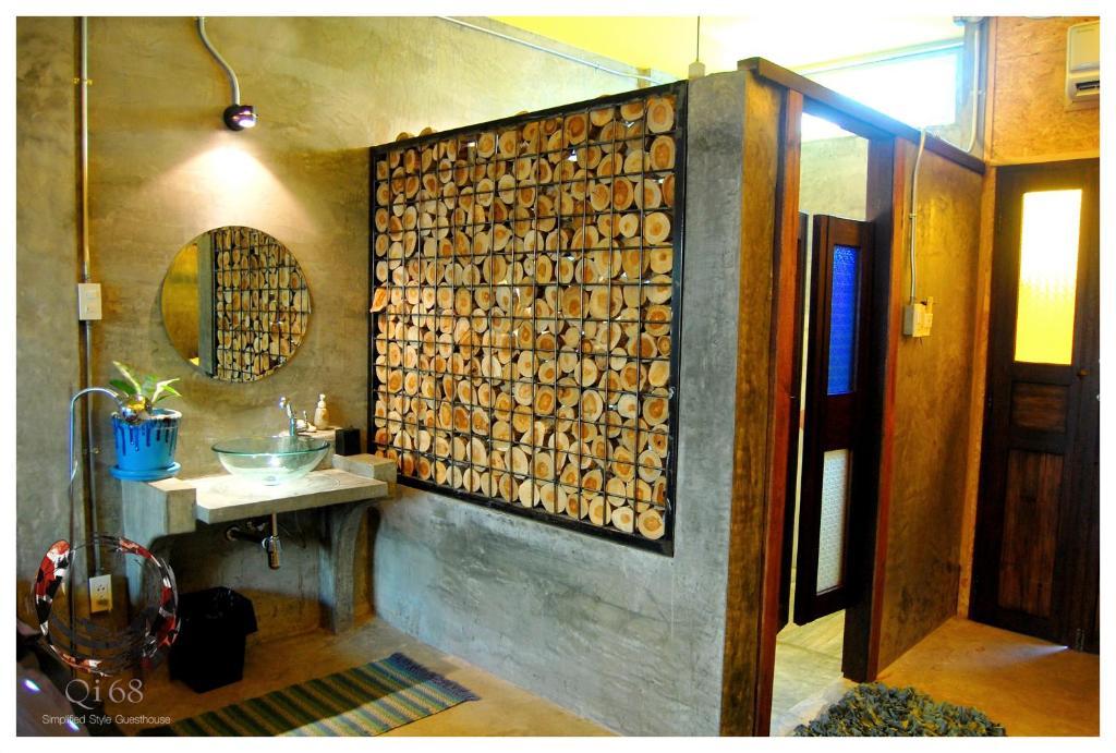 Qi 68 Hotell Chiang Mai Rum bild