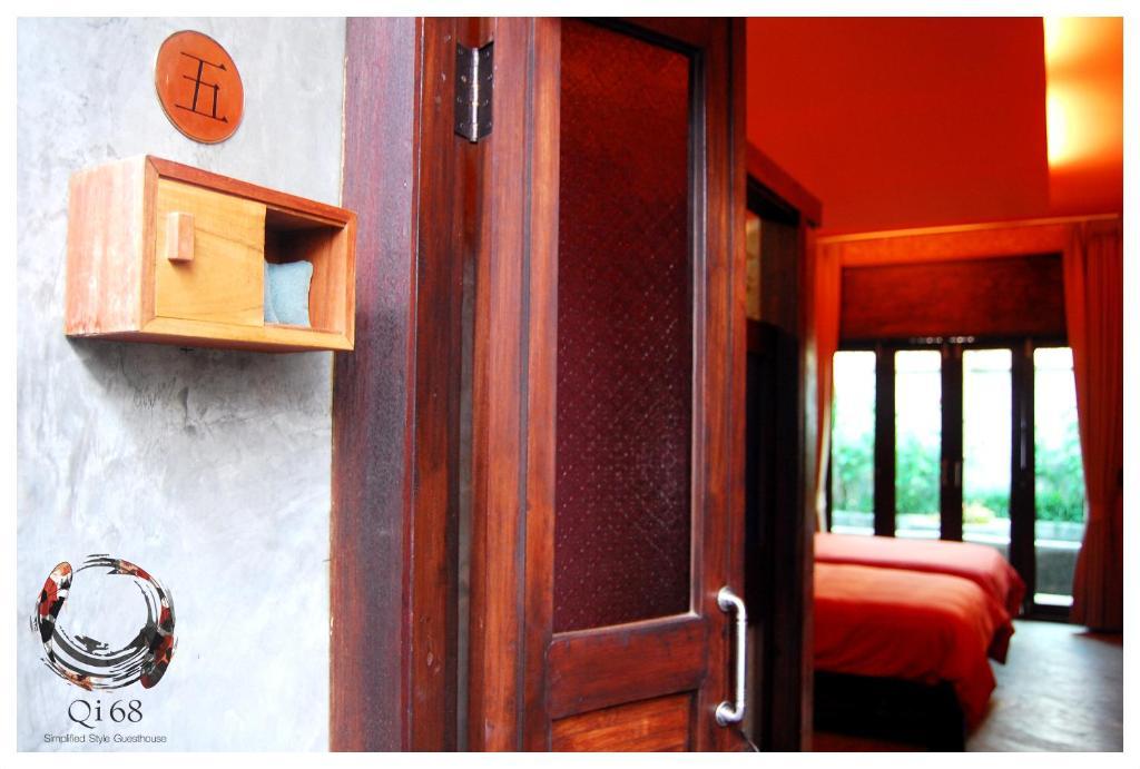 Qi 68 Hotell Chiang Mai Rum bild